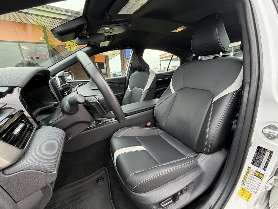 Used 2025 Toyota Camry SE AWD/4WD image 10