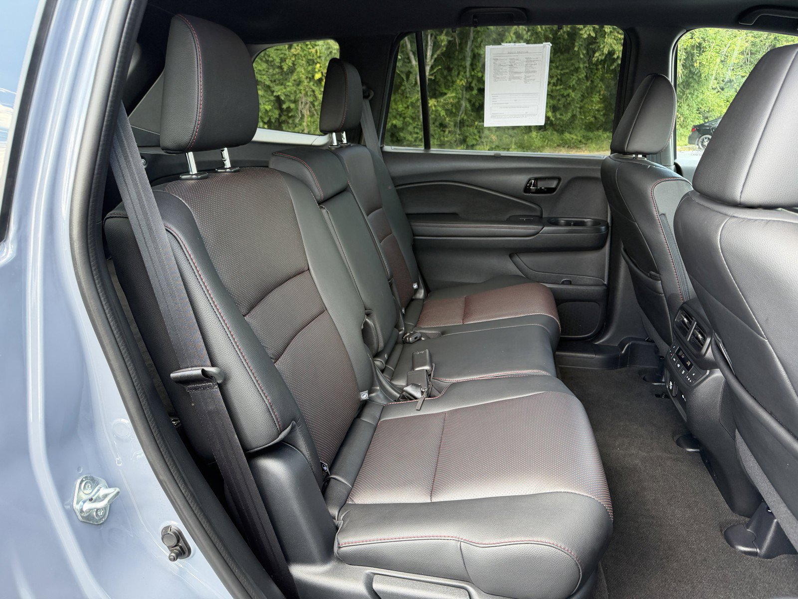 Used 2025 Honda Passport Black Edition image 11