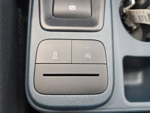 New 2025 Ford Maverick Lariat w/ Black Appearance Package image 28