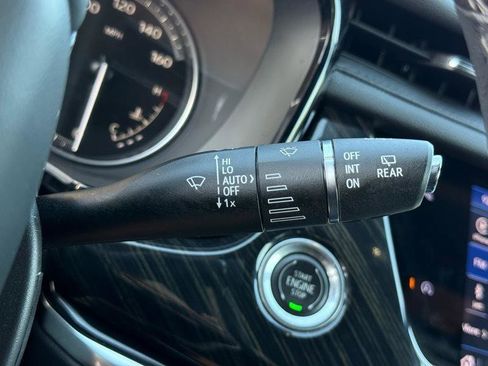 Used 2023 Cadillac XT6 Premium Luxury image 35