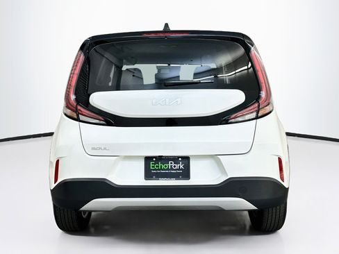 Used 2025 Kia Soul LX w/ LX Technology Package FWD image 7