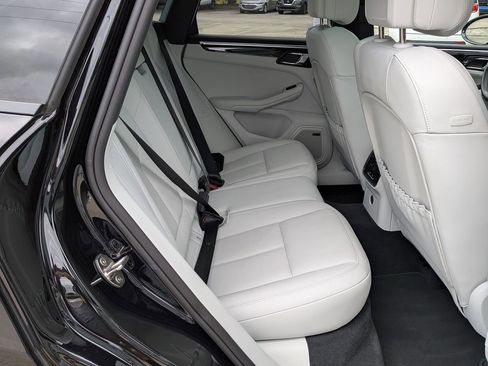 Used 2025 Porsche Macan w/ Premium Package Plus AWD/4WD image 24
