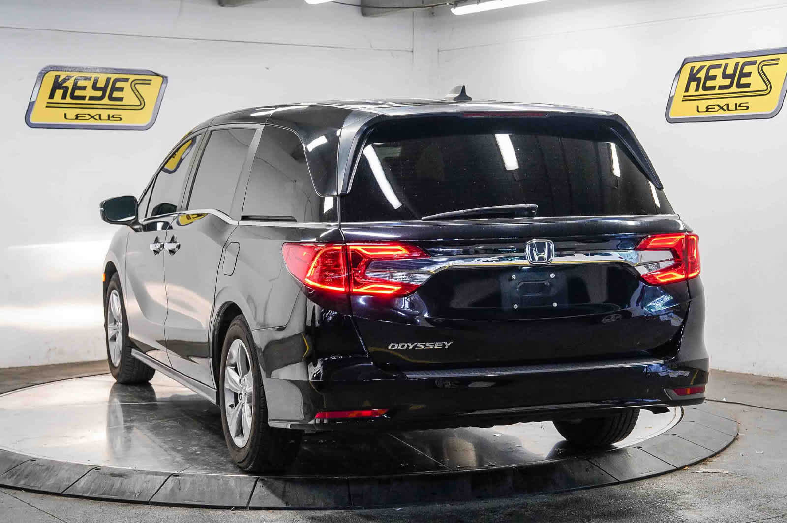 Used 2019 Honda Odyssey EX-L image 2