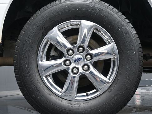 Used 2018 Ford F150 XLT w/ Equipment Group 302A Luxury image 9