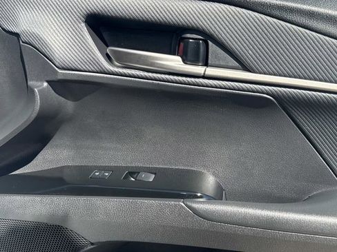 Used 2025 Toyota Camry SE image 20