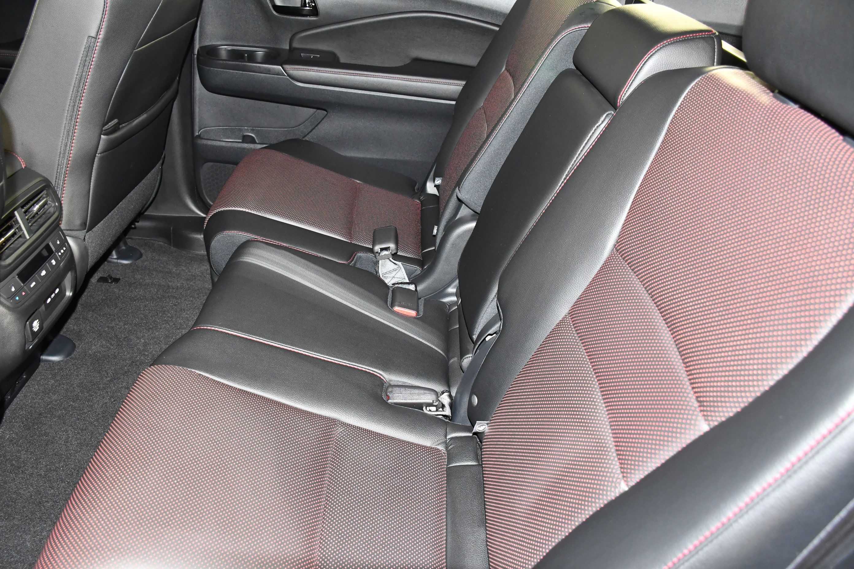 Used 2024 Honda Passport Black Edition image 50