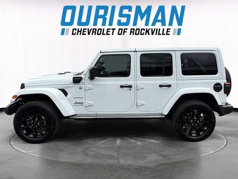 Used 2024 Jeep Wrangler Unlimited Sahara AWD/4WD image 3