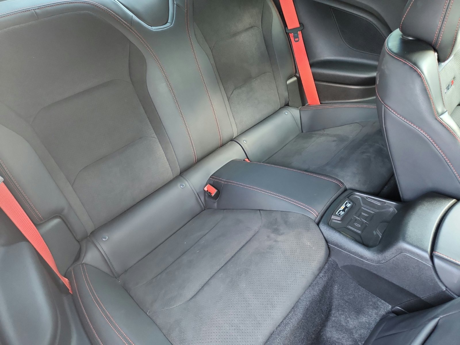 Used 2019 Chevrolet Camaro ZL1 RWD image 28
