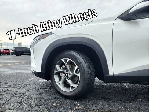 Used 2024 Chevrolet Trax LT FWD image 16