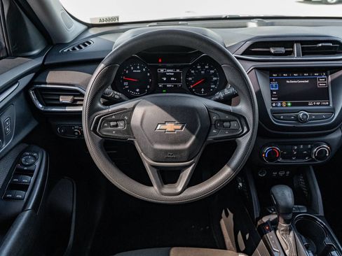 Used 2021 Chevrolet TrailBlazer LT FWD image 22