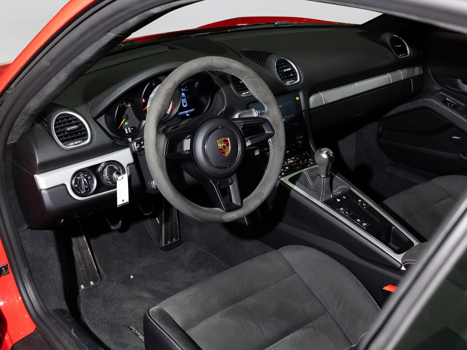 Used 2023 Porsche 718 Cayman GT4 RWD image 32