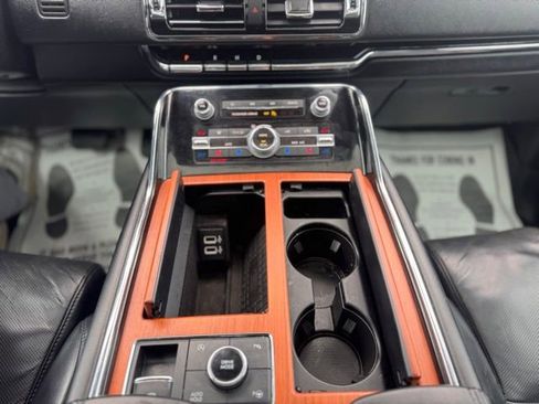 Used 2019 Lincoln Navigator L Reserve AWD/4WD image 20