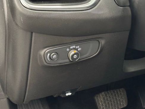Used 2021 Chevrolet Equinox LS FWD image 15