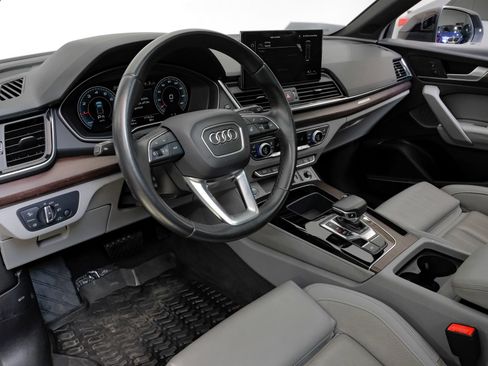 Used 2023 Audi Q5 2.0T Premium Plus w/ Premium Plus Package AWD/4WD image 3