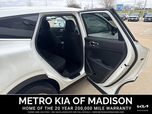 Used 2023 Kia Sportage LX AWD/4WD image 31