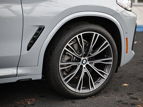 Used 2025 BMW X4 xDrive30i w/ Premium Package image 5