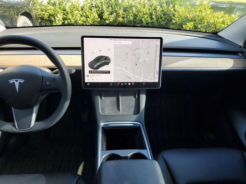 Used 2021 Tesla Model Y Long Range AWD/4WD image 14