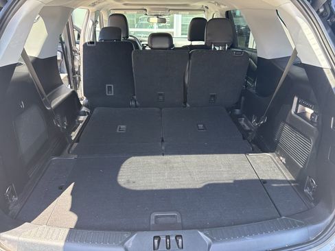 Used 2021 Ford Explorer Limited w/ Hybrid Equipment Group 310A AWD/4WD image 18