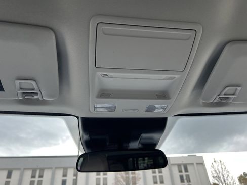 Used 2025 Ford Maverick Lariat w/ 4K Tow Package image 31