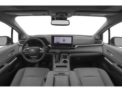 Used 2025 Toyota Sienna XLE w/ XLE Plus Package image 4