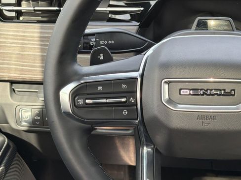 Used 2025 GMC Sierra EV Denali image 9