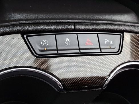 Used 2022 GMC Acadia AT4 w/ Technology Package AWD/4WD image 29