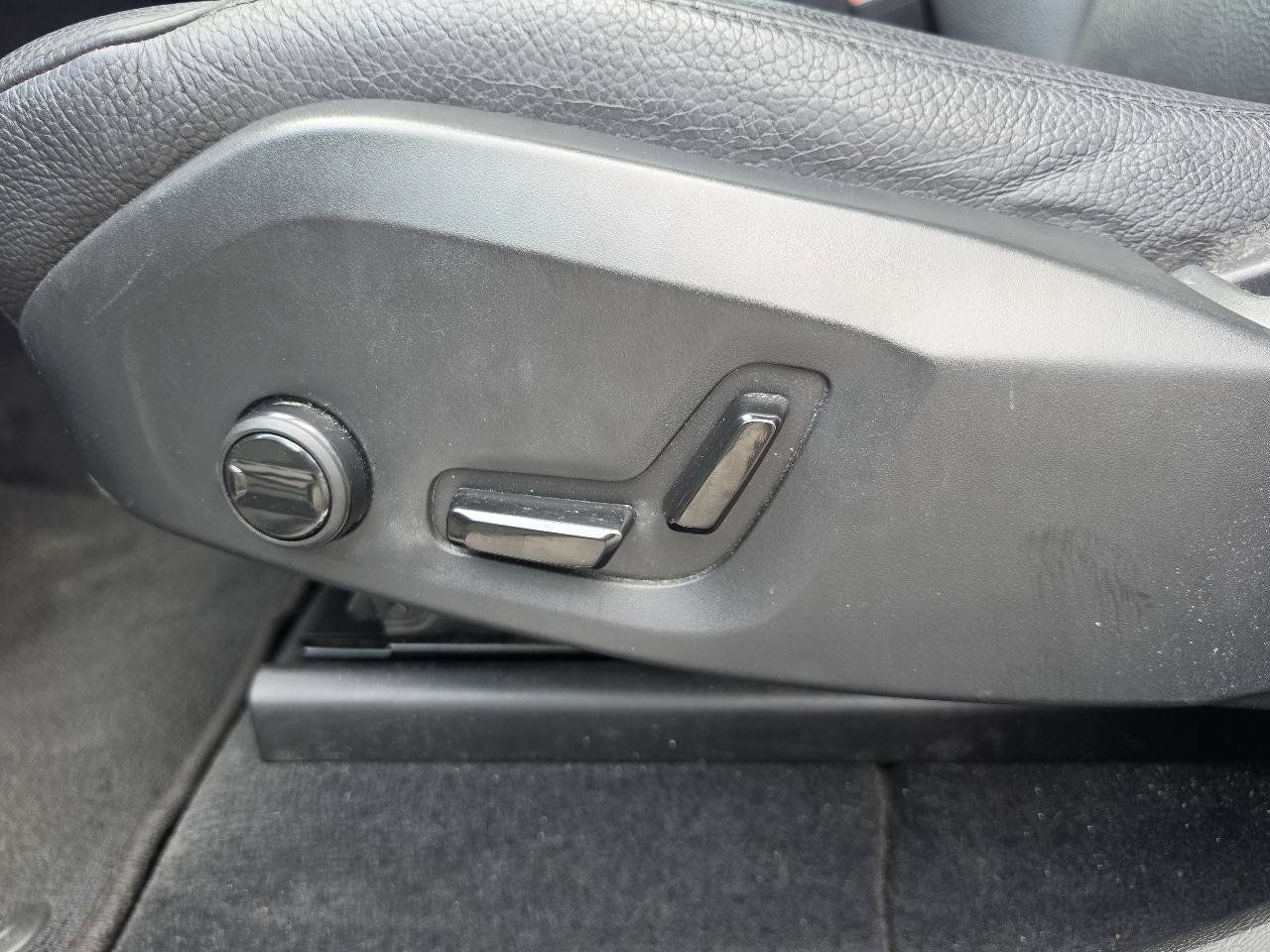 Used 2022 Volvo XC60 B5 Momentum AWD/4WD image 9