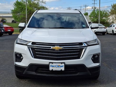 Certified 2023 Chevrolet Traverse LT FWD image 2