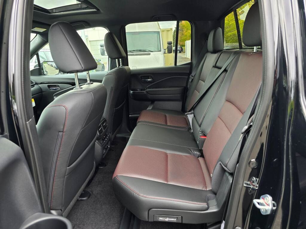 New 2026 Honda Ridgeline Black Edition image 17