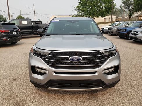 Certified 2023 Ford Explorer XLT w/ Equipment Group 202A AWD/4WD image 2