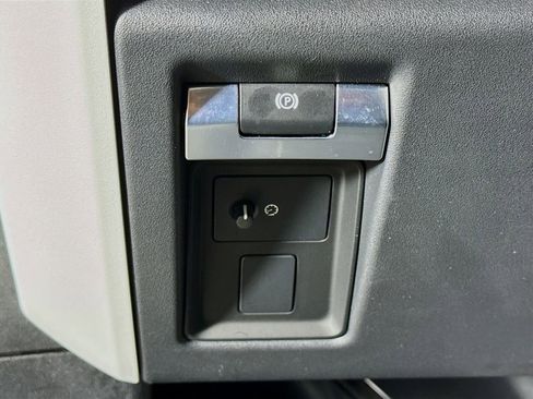 Used 2025 Land Rover Defender 110 S image 10