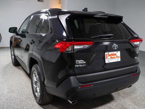 Used 2024 Toyota RAV4 XLE image 9