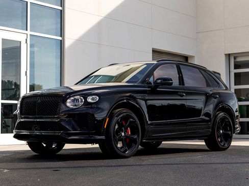 Used 2024 Bentley Bentayga image 49