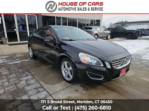 Used 2013 Volvo S60 T5 image 2