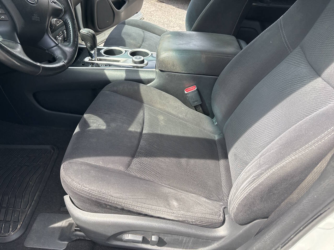 Used 2013 Nissan Pathfinder SV AWD/4WD image 3