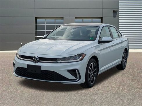 New 2026 Volkswagen Jetta SE image 3