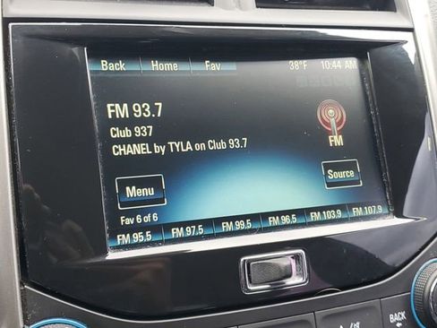 Used 2015 Chevrolet Malibu LT w/ Power Convenience Package image 22