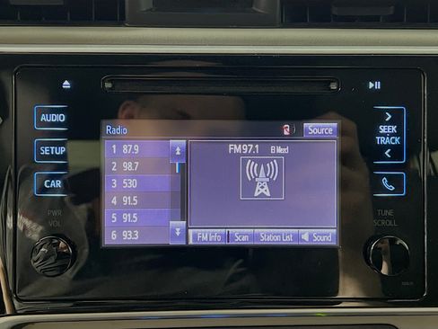 Used 2019 Toyota Corolla LE FWD image 27