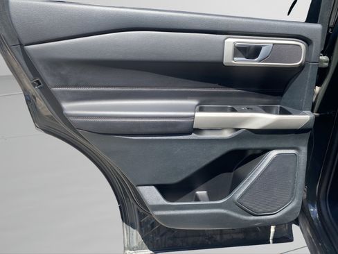 Used 2023 Ford Explorer XLT w/ Equipment Group 202A image 10