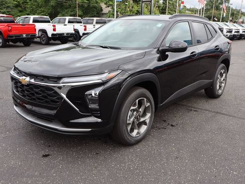 New 2026 Chevrolet Trax LT w/ LT Convenience Package FWD image 22