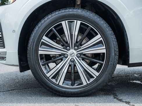 Certified 2023 Volvo XC60 B5 Plus w/ Climate Package AWD/4WD image 18