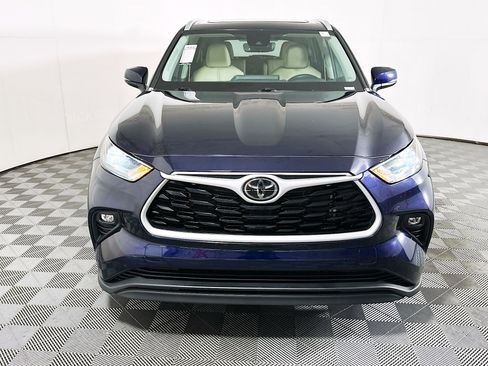 Used 2023 Toyota Highlander XLE image 8