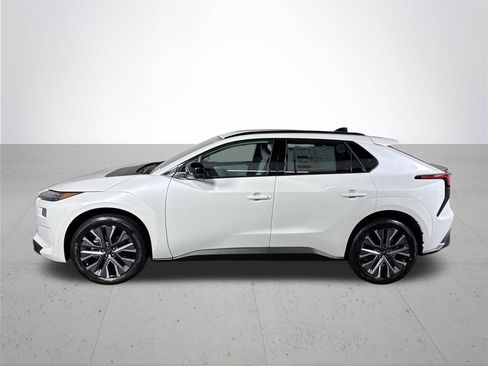 New 2026 Subaru Solterra Limited image 9