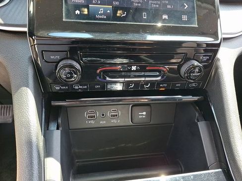 Used 2023 Jeep Grand Cherokee Laredo AWD/4WD image 16