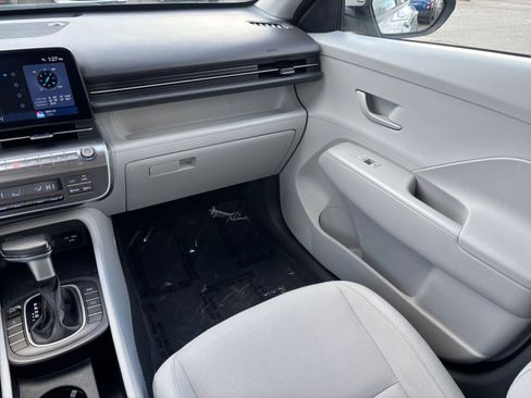 Used 2025 Hyundai Kona SEL image 31