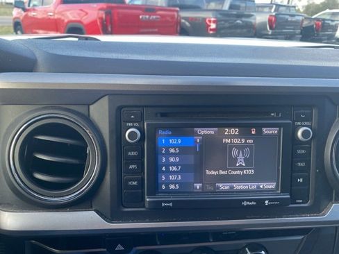 Used 2018 Toyota Tacoma 4D Double Cab image 22