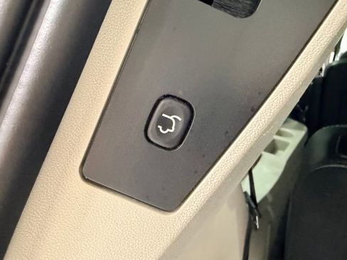 Used 2019 Dodge Grand Caravan SXT image 44