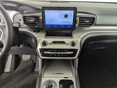 Used 2024 Ford Explorer XLT image 63