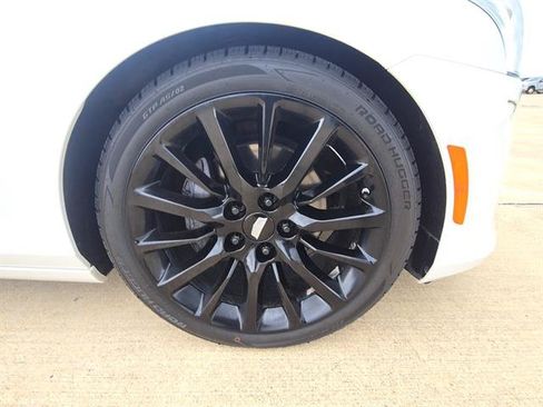 Used 2018 Cadillac CTS Luxury RWD image 23