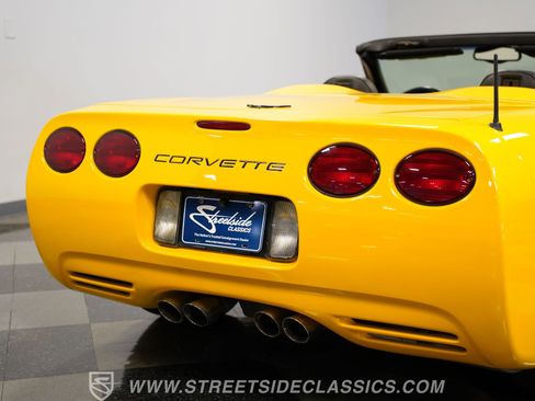 Used 2004 Chevrolet Corvette Convertible w/ Preferred Equipment Group RWD image 27